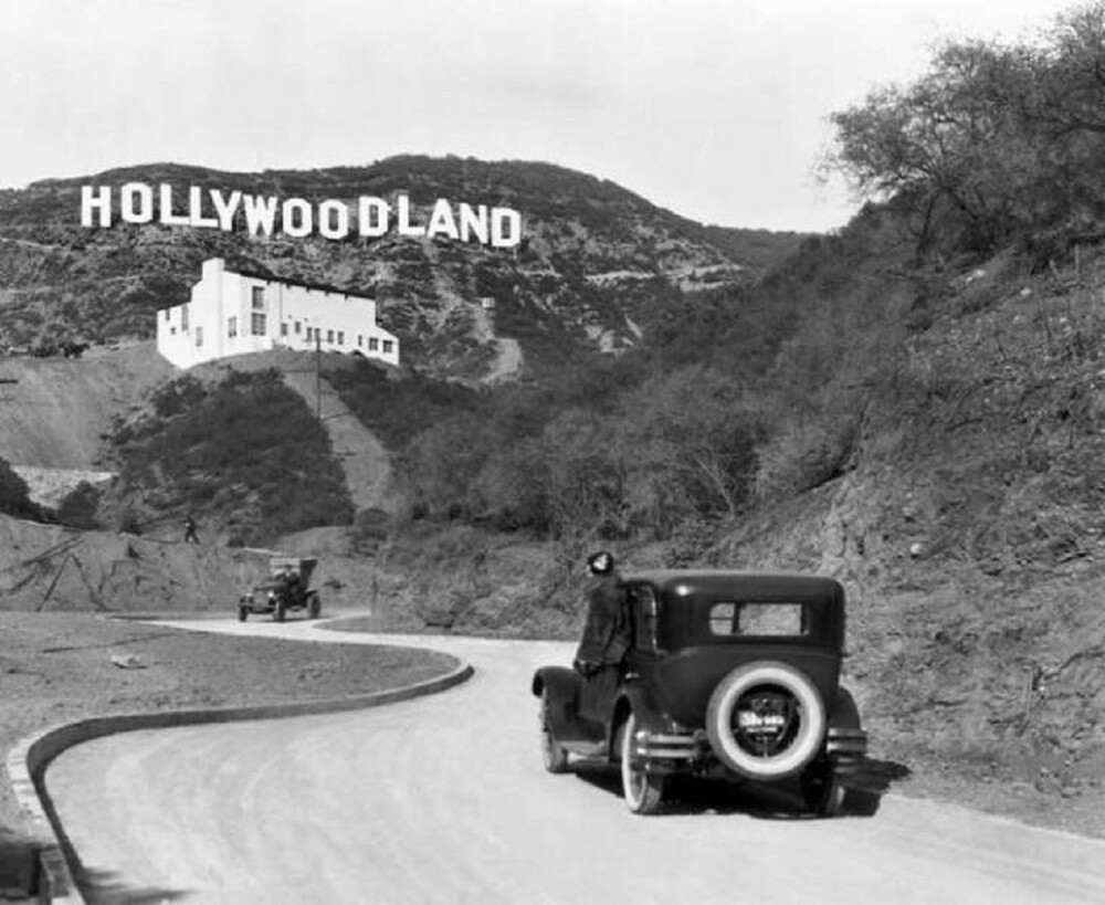 17. Раньше на Голливудских холмах было написано &quot;Hollywoodland&quot;